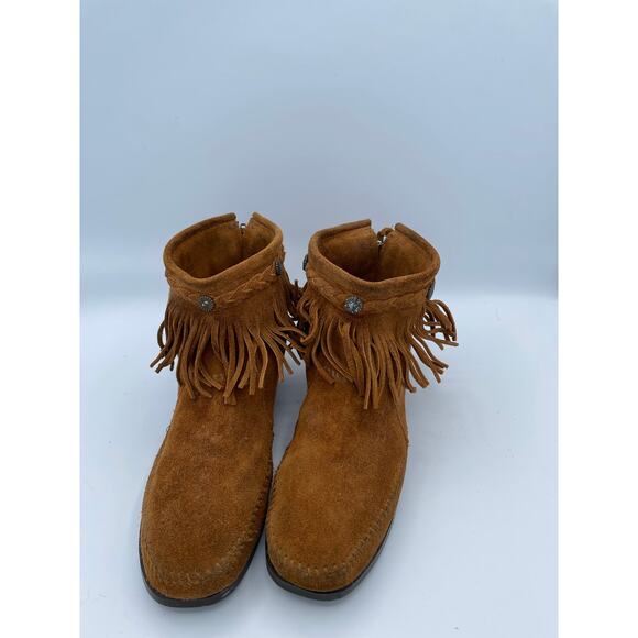 Minnetonka Women’s Sz 9 Suede Fringe Ankle Moccasin Boots Brown Concho Braid Zip - Picture 2 of 7